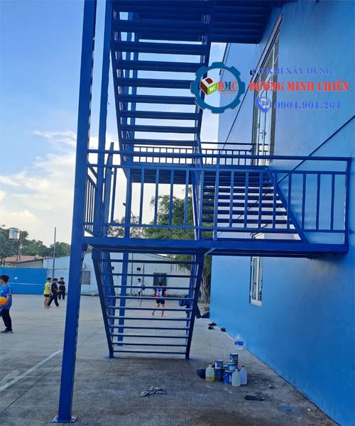 Làm Cầu Thang Sắt Tại Biên Hoà - Đồng Nai